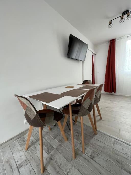 Appartement 3 Pieces Moderne 2 A 6 Personnes Ла-Бурбуль Екстер'єр фото